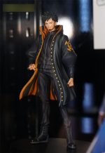 Figura di Law in abito nero di One Piece